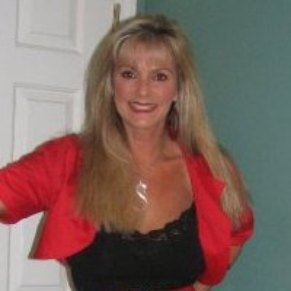 Meet your Posher, Janice - Picture 1 of 2